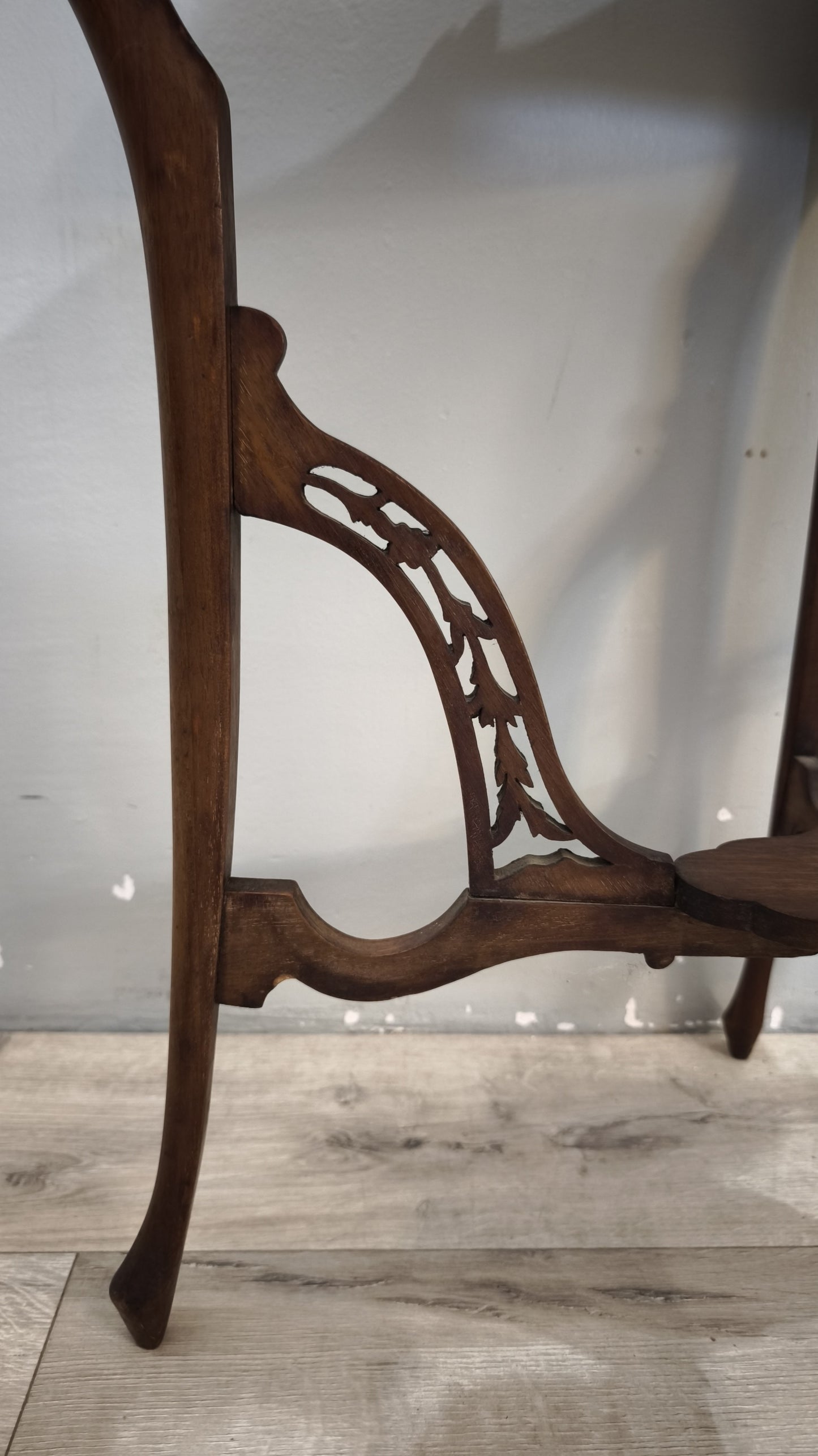 93024 Tavolino in legno stile Liberty