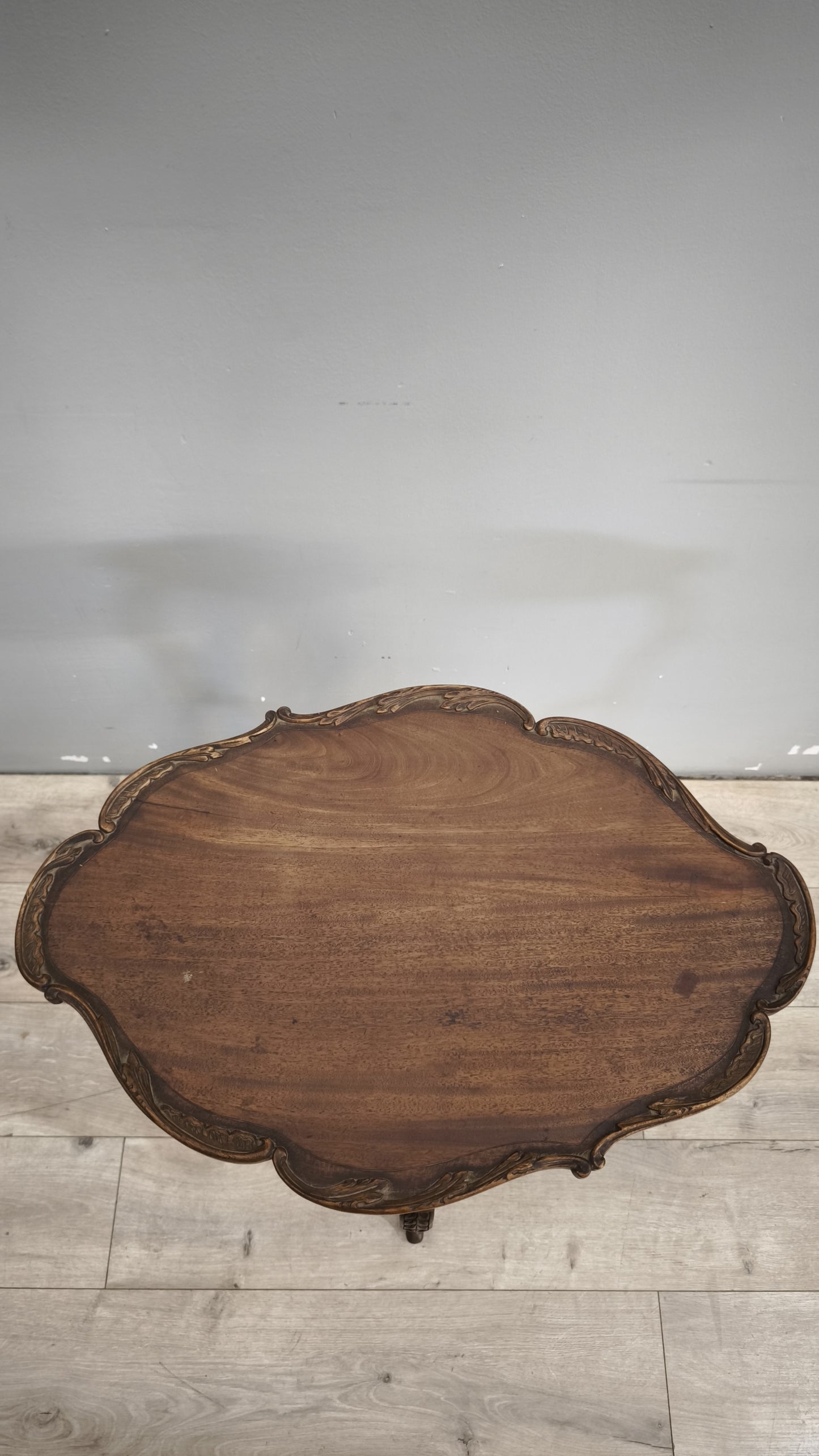 93024 Tavolino in legno stile Liberty