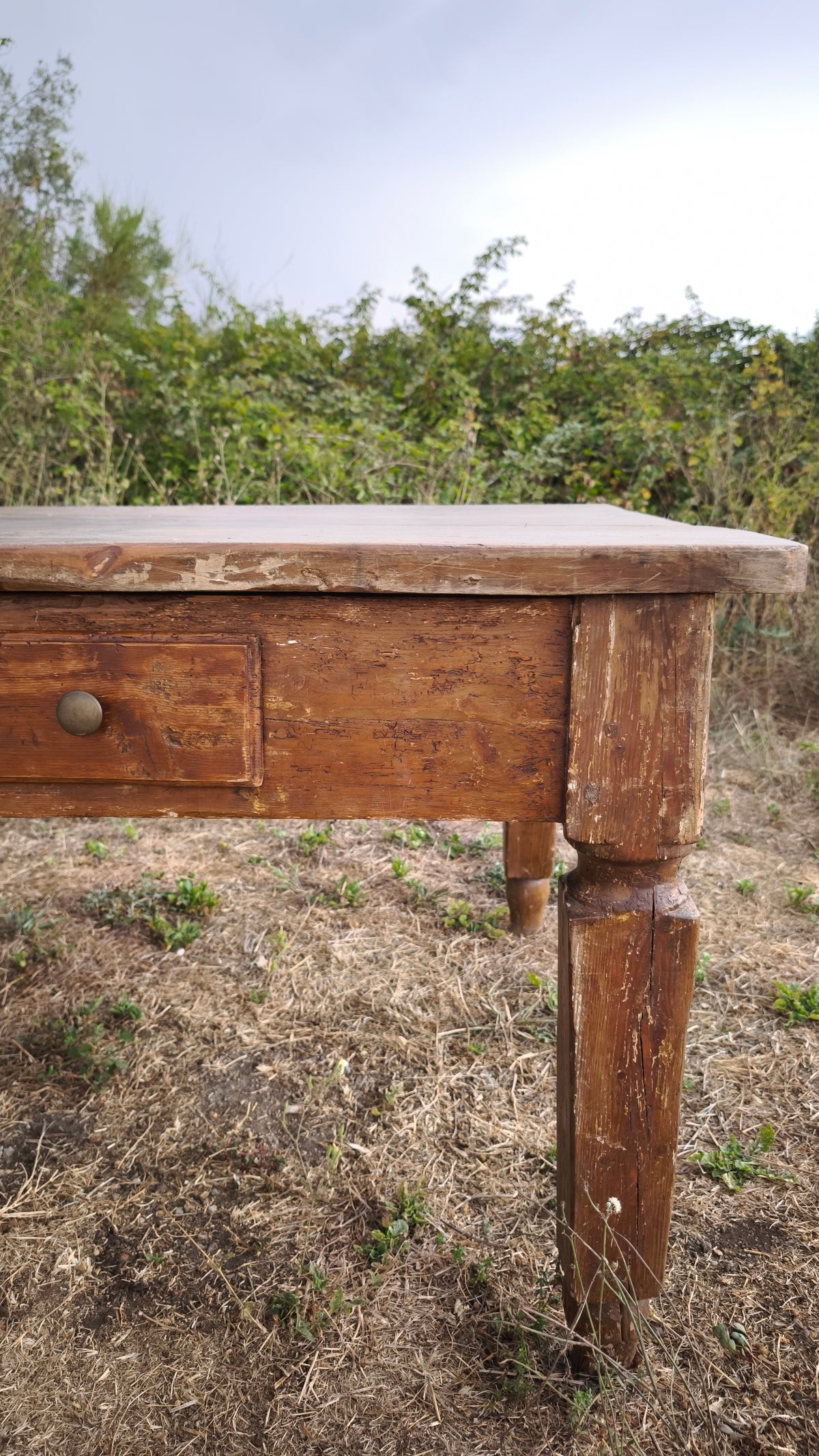 Antico tavolo in legno massello di quercia