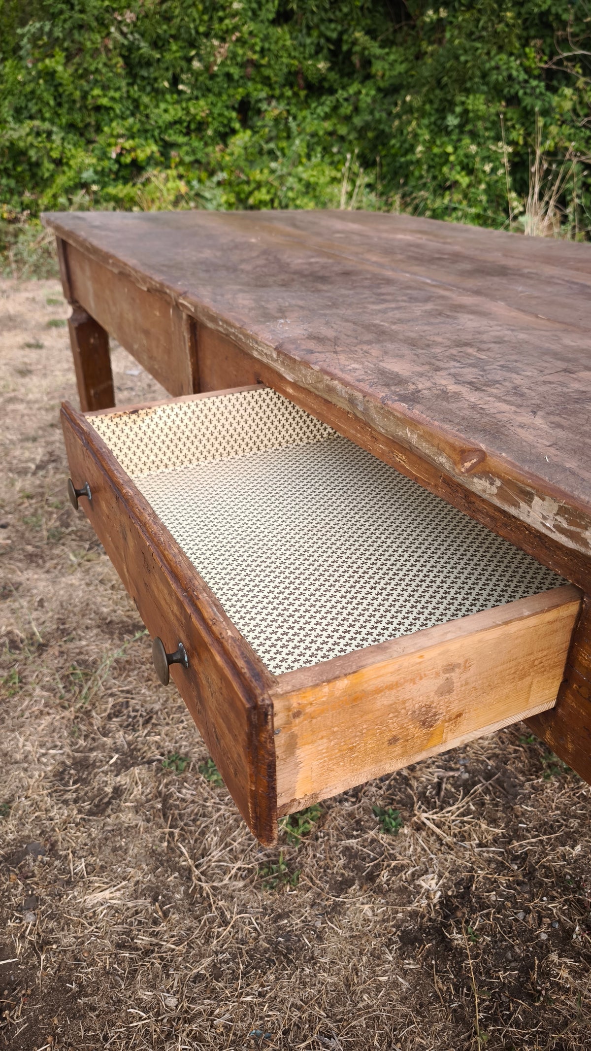 Antico tavolo in legno massello di quercia