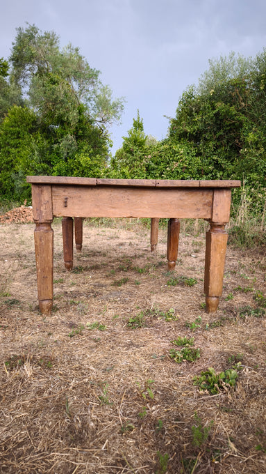 Antico tavolo in legno massello di quercia