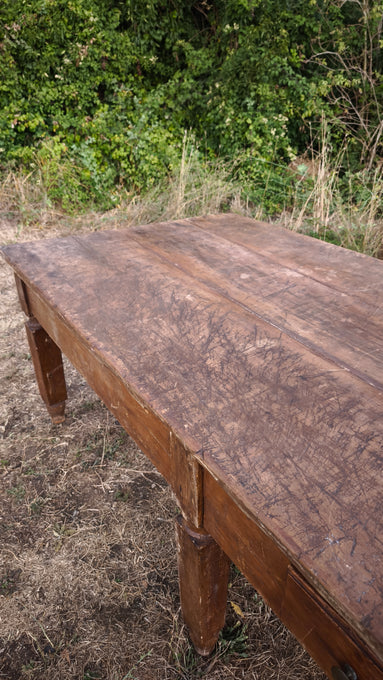 Antico tavolo in legno massello di quercia