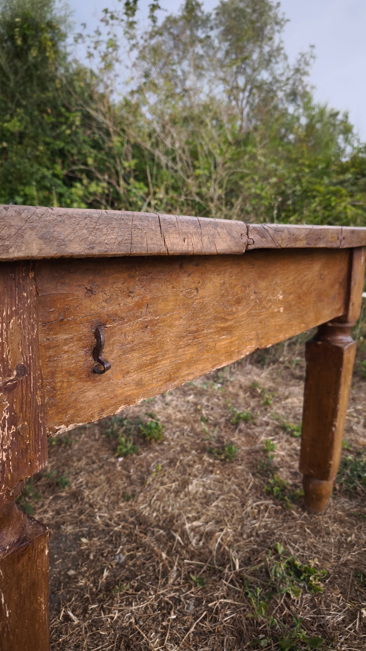 Antico tavolo in legno massello di quercia