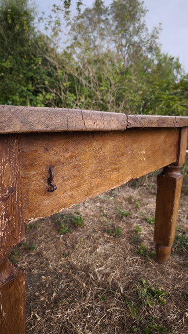 Antico tavolo in legno massello di quercia