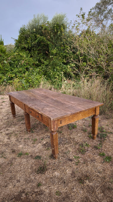 Antico tavolo in legno massello di quercia