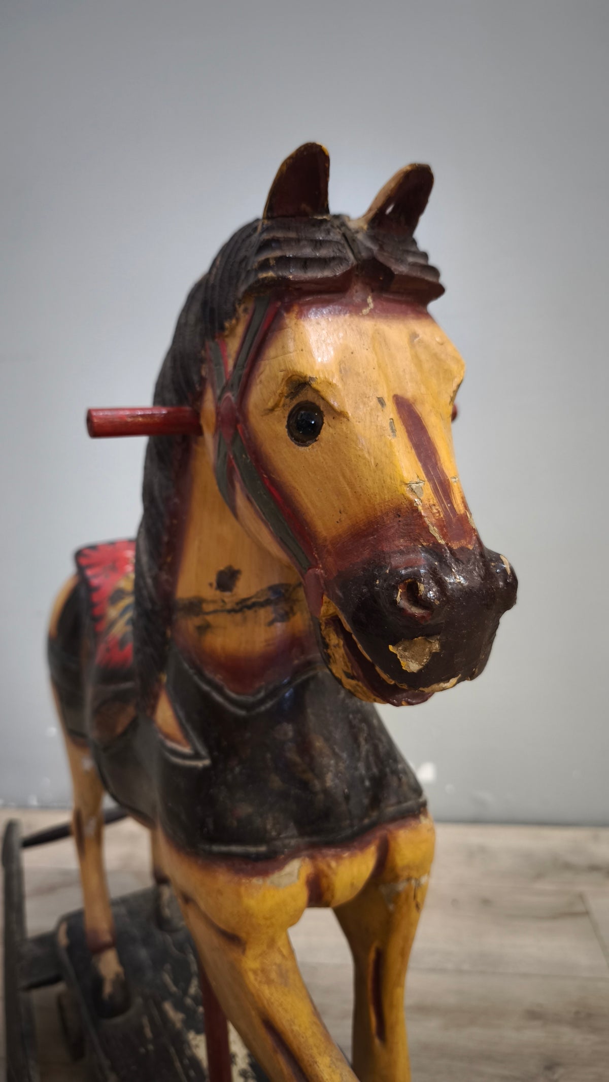 93051 Cavallo a dondolo vintage in legno