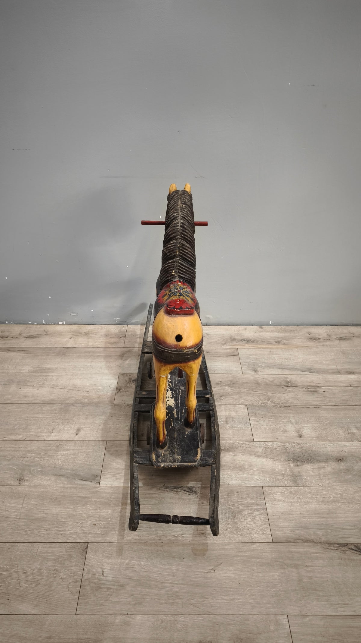 93051 Cavallo a dondolo vintage in legno