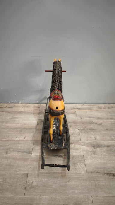 93051 Cavallo a dondolo vintage in legno