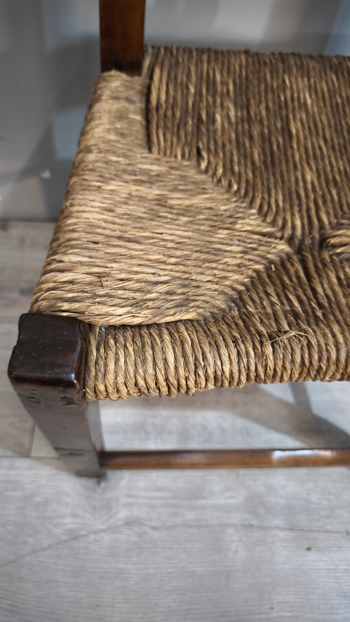 93107 Sedia singola in legno e seduta in paglia