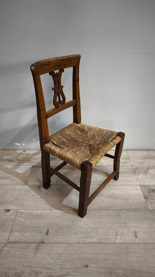 93107 Sedia singola in legno e seduta in paglia
