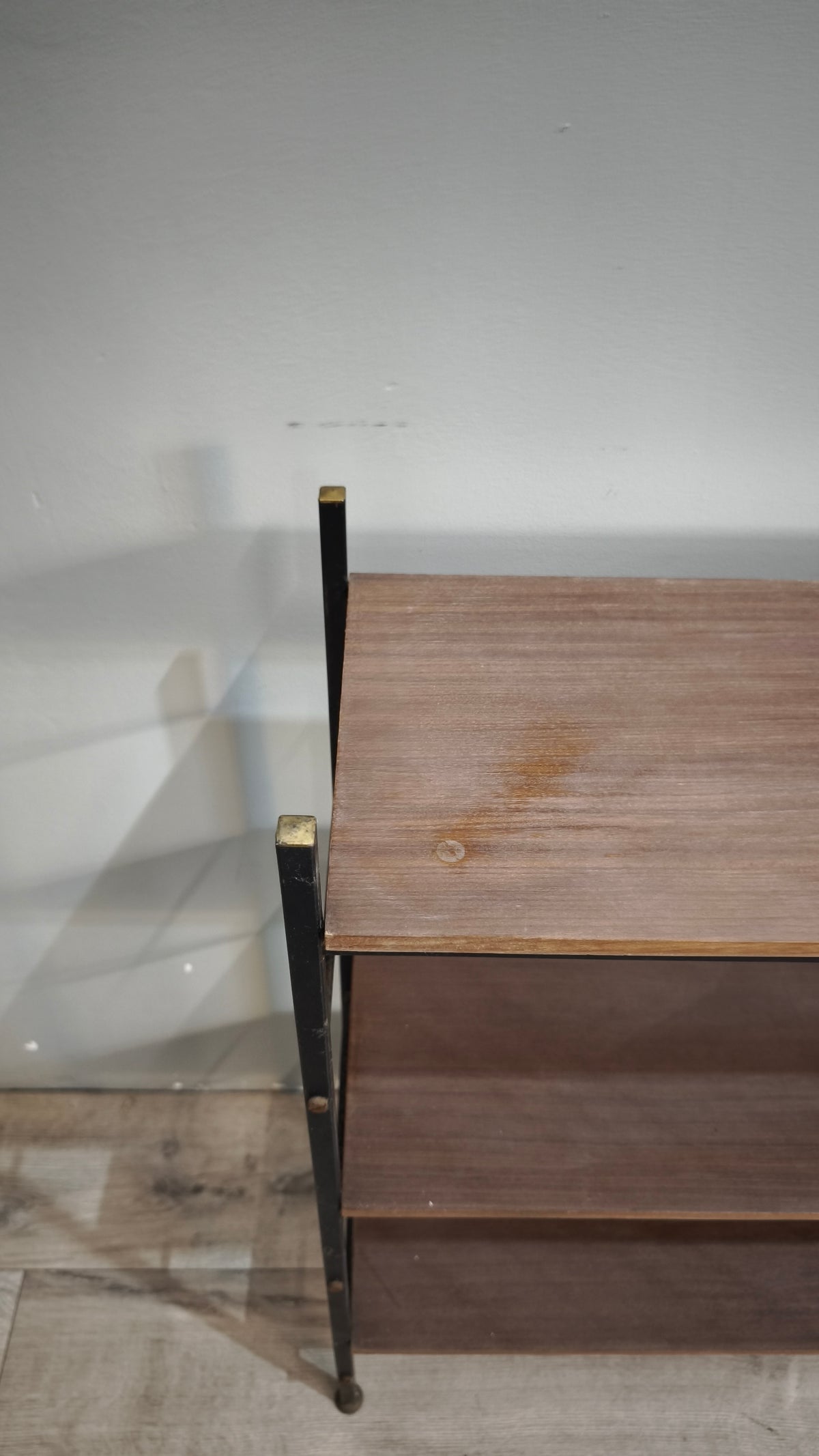 93105 Libreria stile nordico tre ripiani in metallo e formica
