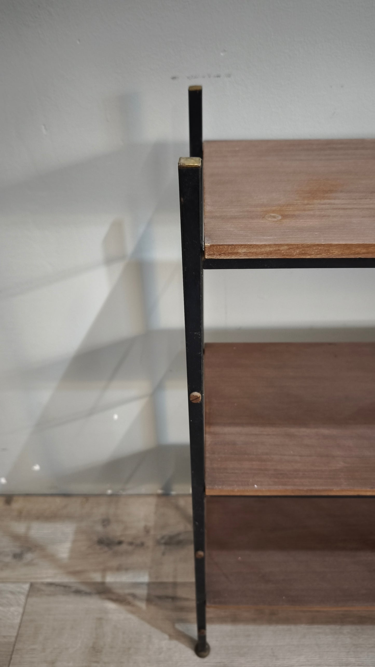93105 Libreria stile nordico tre ripiani in metallo e formica