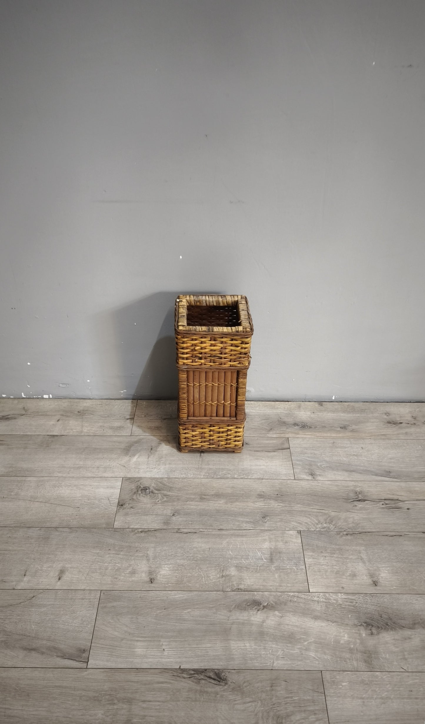 93109 Porta ombrelli in vimini