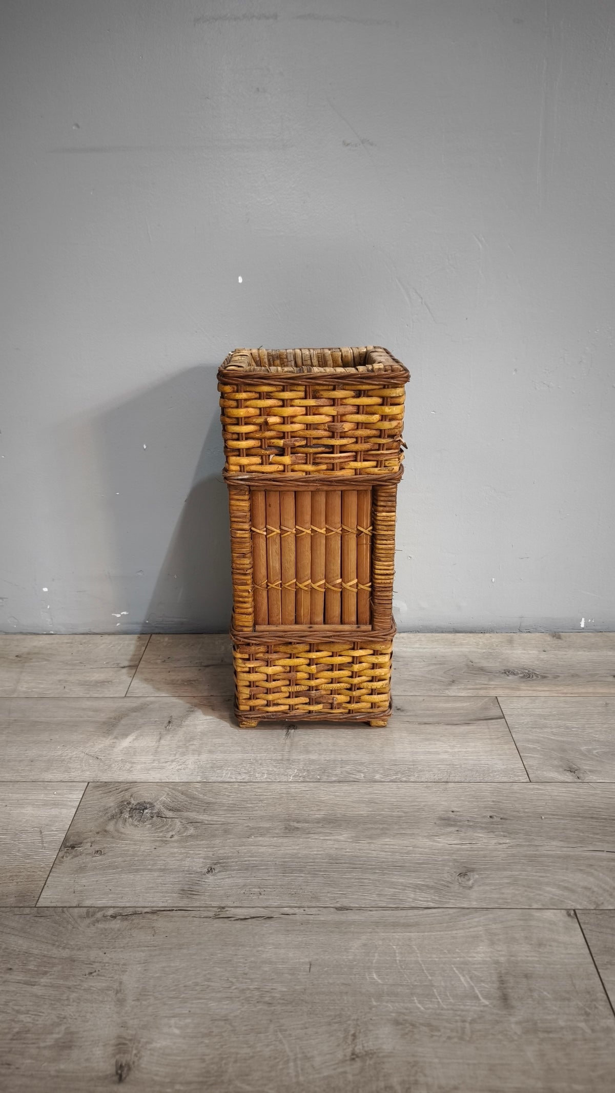 93109 Porta ombrelli in vimini