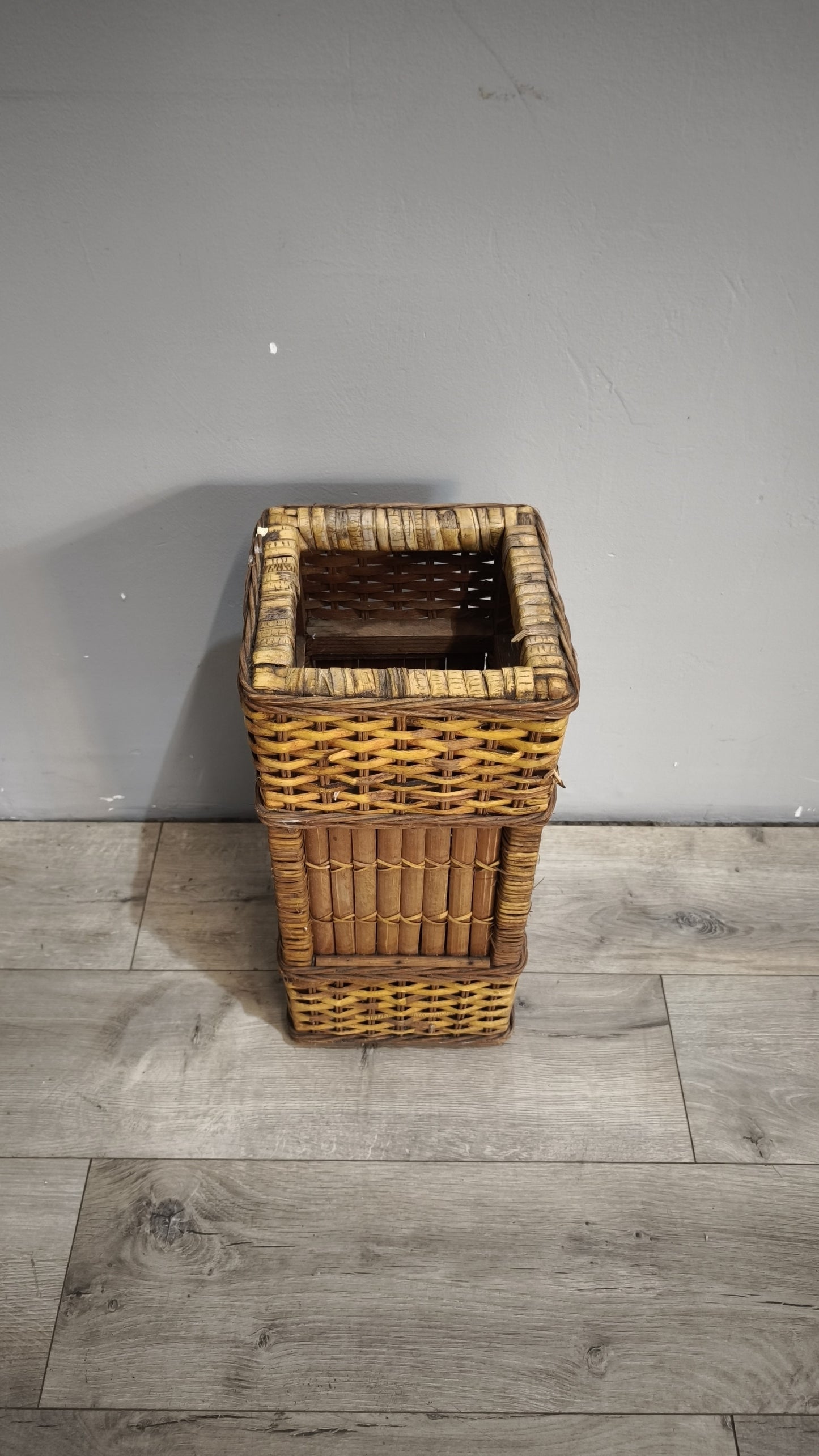 93109 Porta ombrelli in vimini