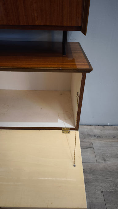 93123 Credenza anni '60 con libreria sfalzata