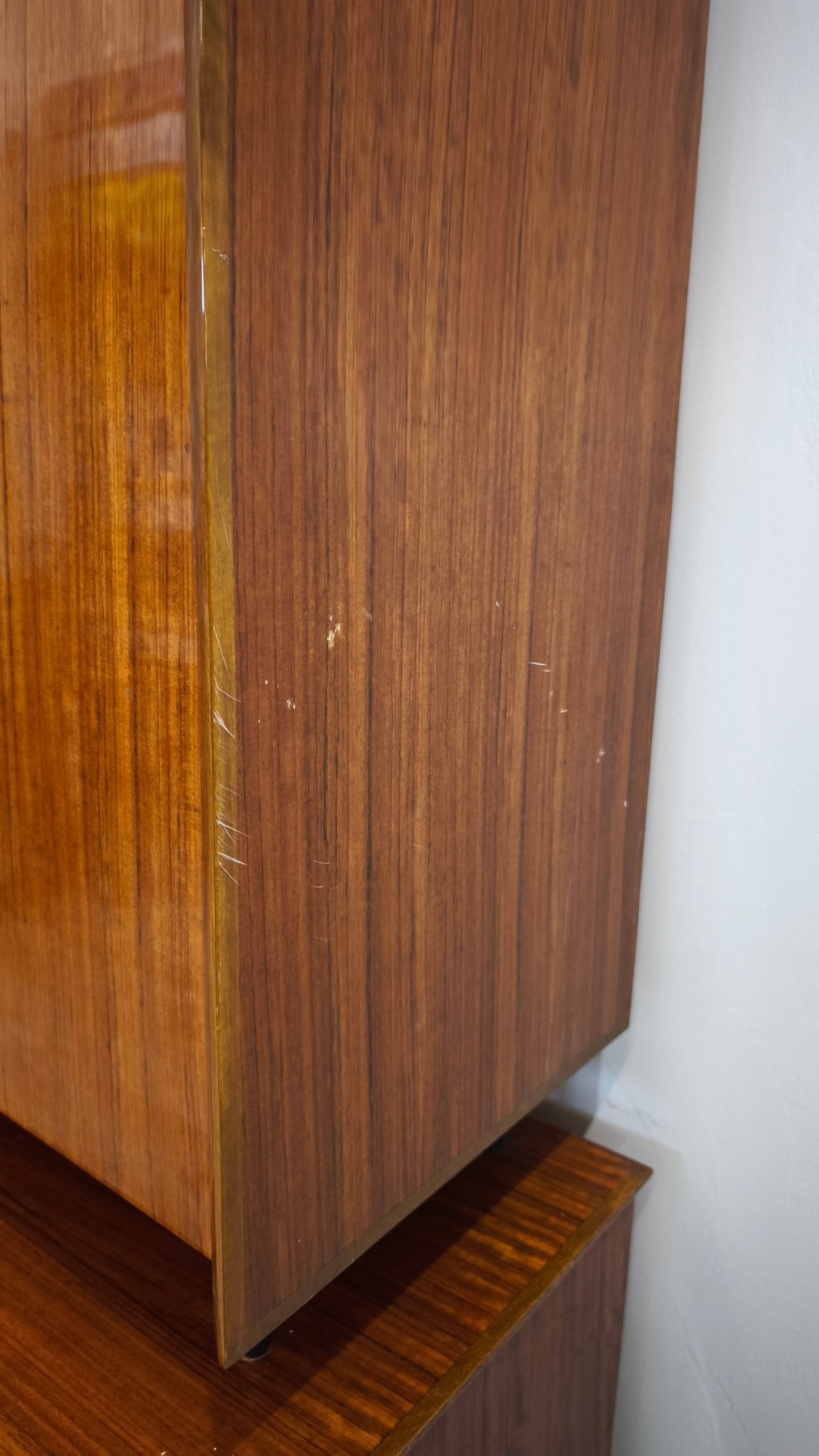 93123 Credenza anni '60 con libreria sfalzata