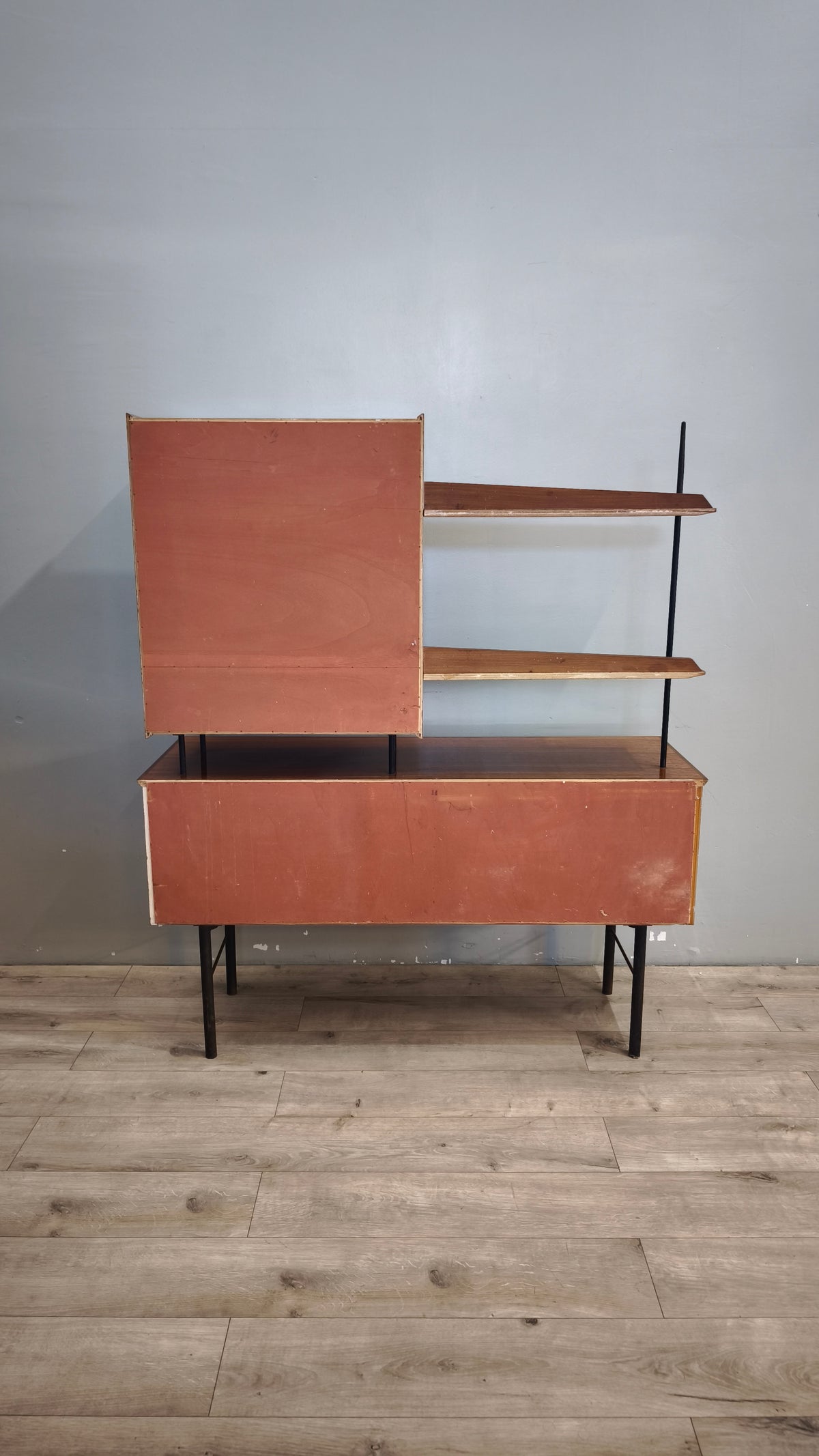 93123 Credenza anni '60 con libreria sfalzata