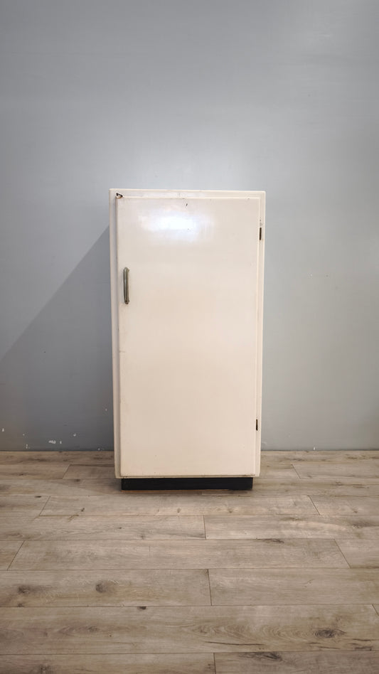 93128 Credenza anni '50 dipinta bianca con uno sportello