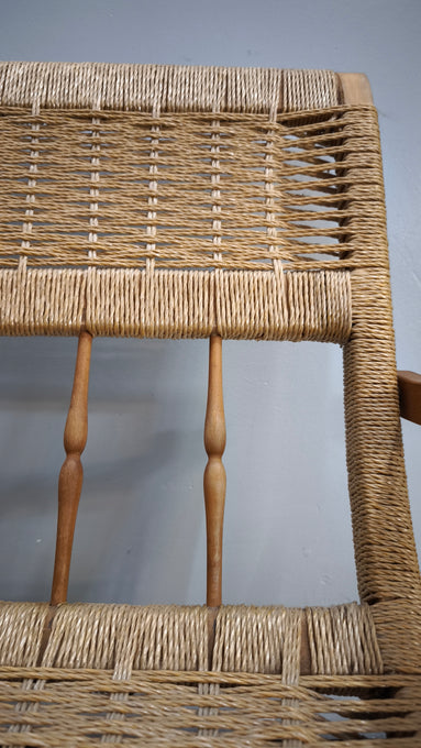 93135 Poltroncina con struttura in ferro e seduta in legno e corda