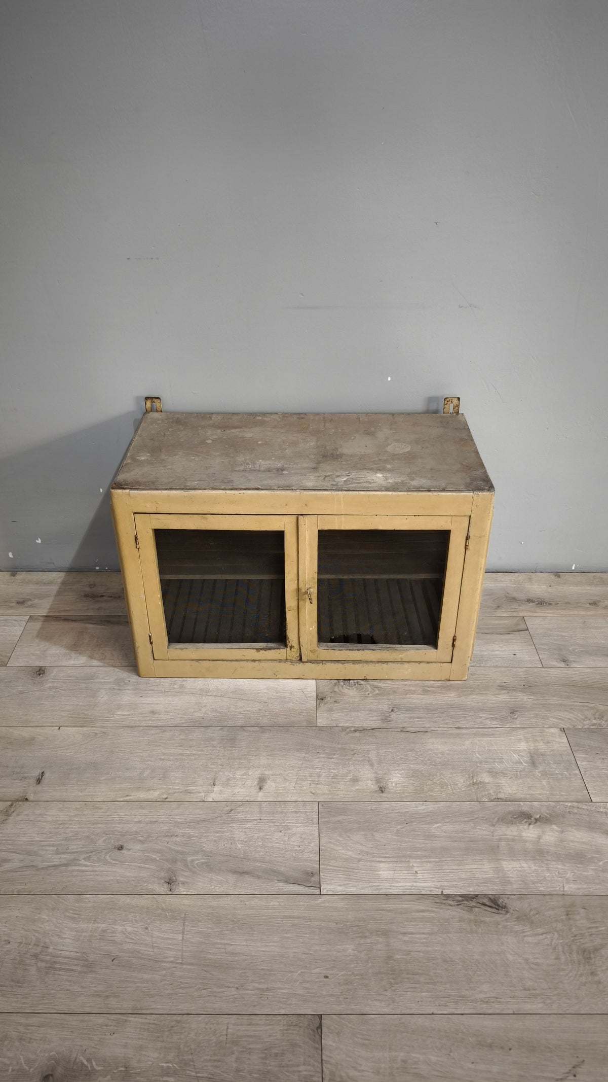 93137 Pensile formaggera in legno