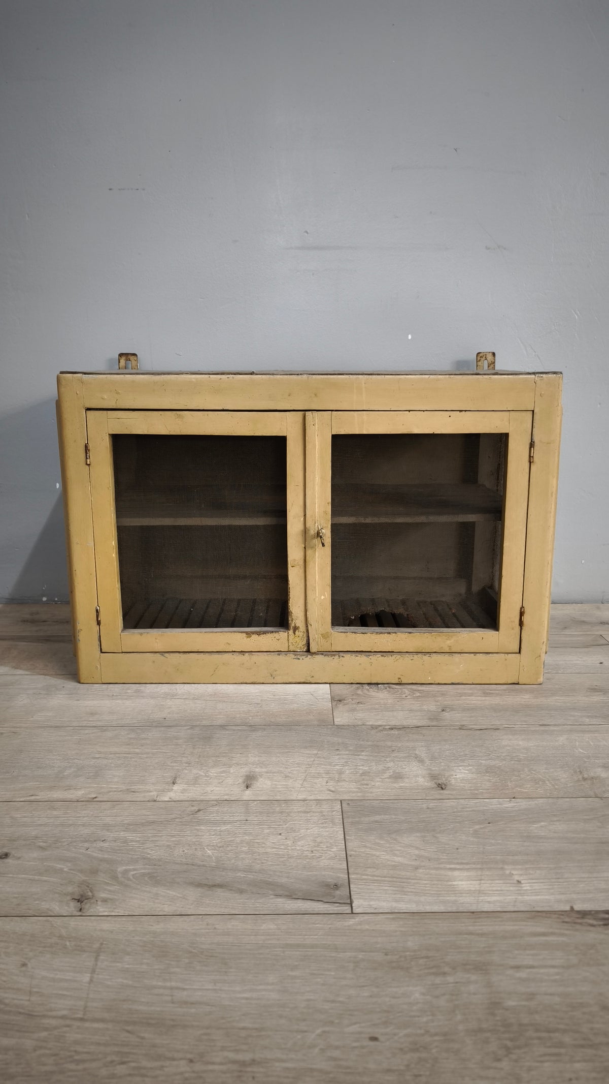 93137 Pensile formaggera in legno