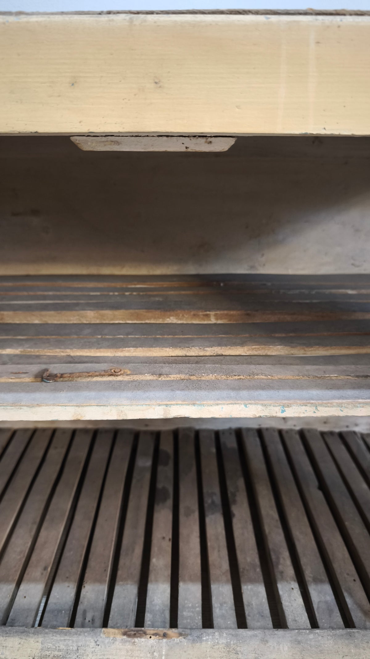 93137 Pensile formaggera in legno