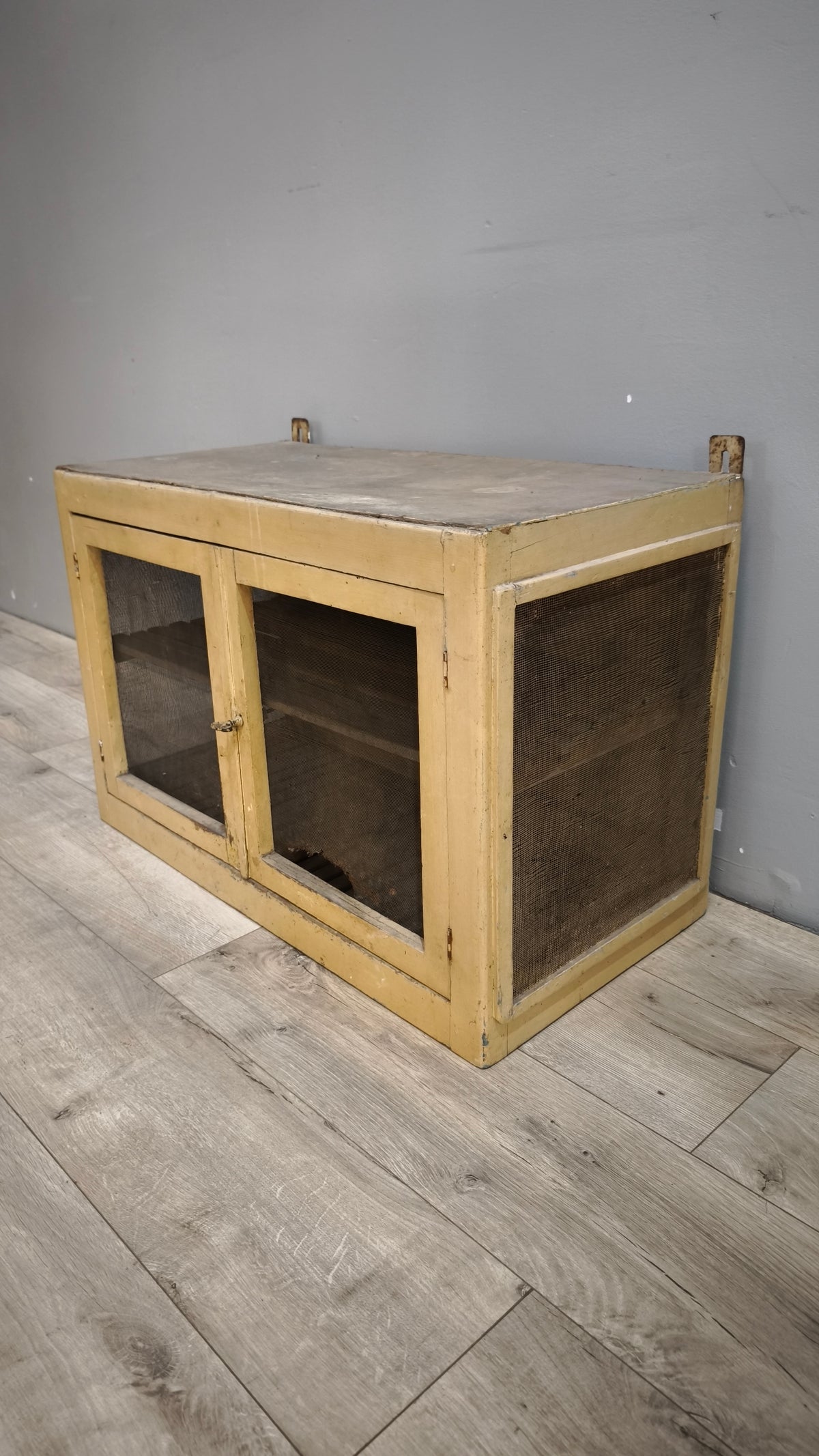 93137 Pensile formaggera in legno