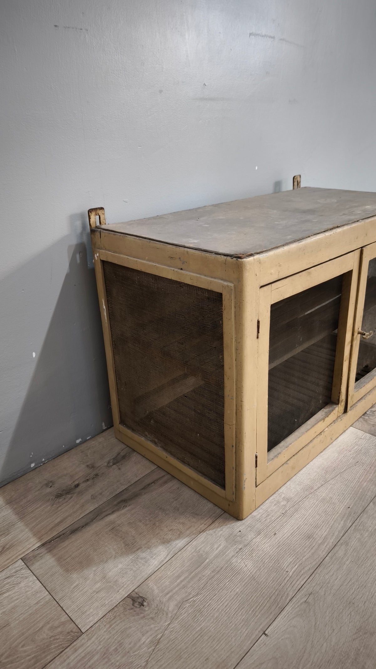 93137 Pensile formaggera in legno