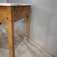 93155 Tavolo in legno con cassetto e piano in marmo