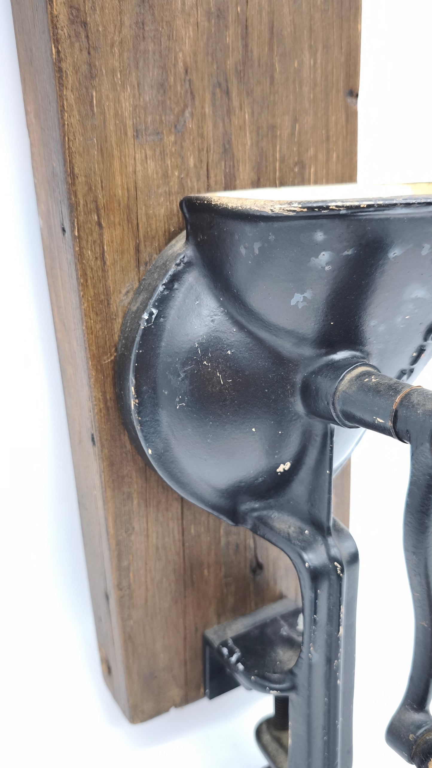 92957 Antico macina caffè in legno e ferro