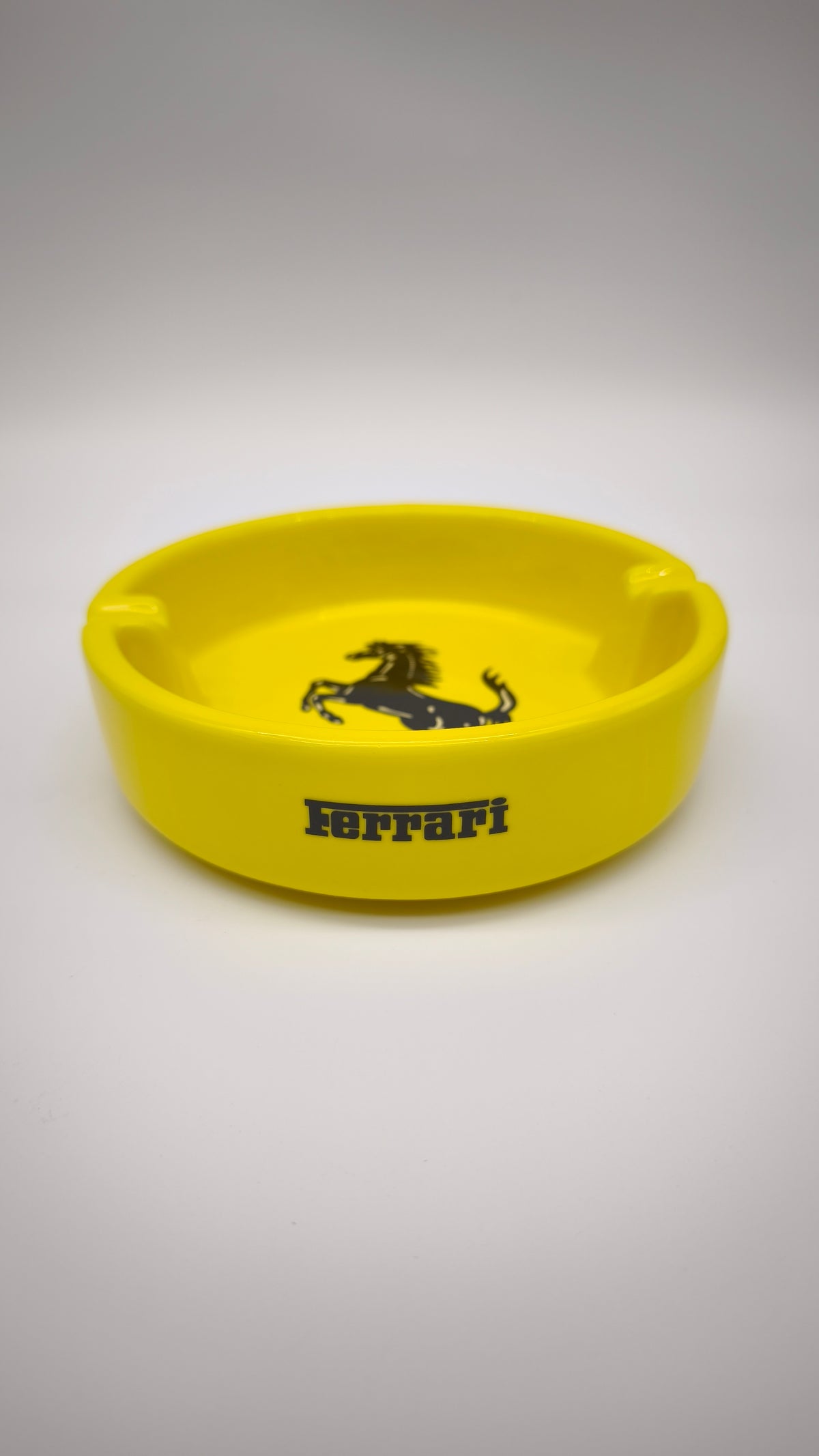 242 Portacenere Ferrari giallo con scatola gialla