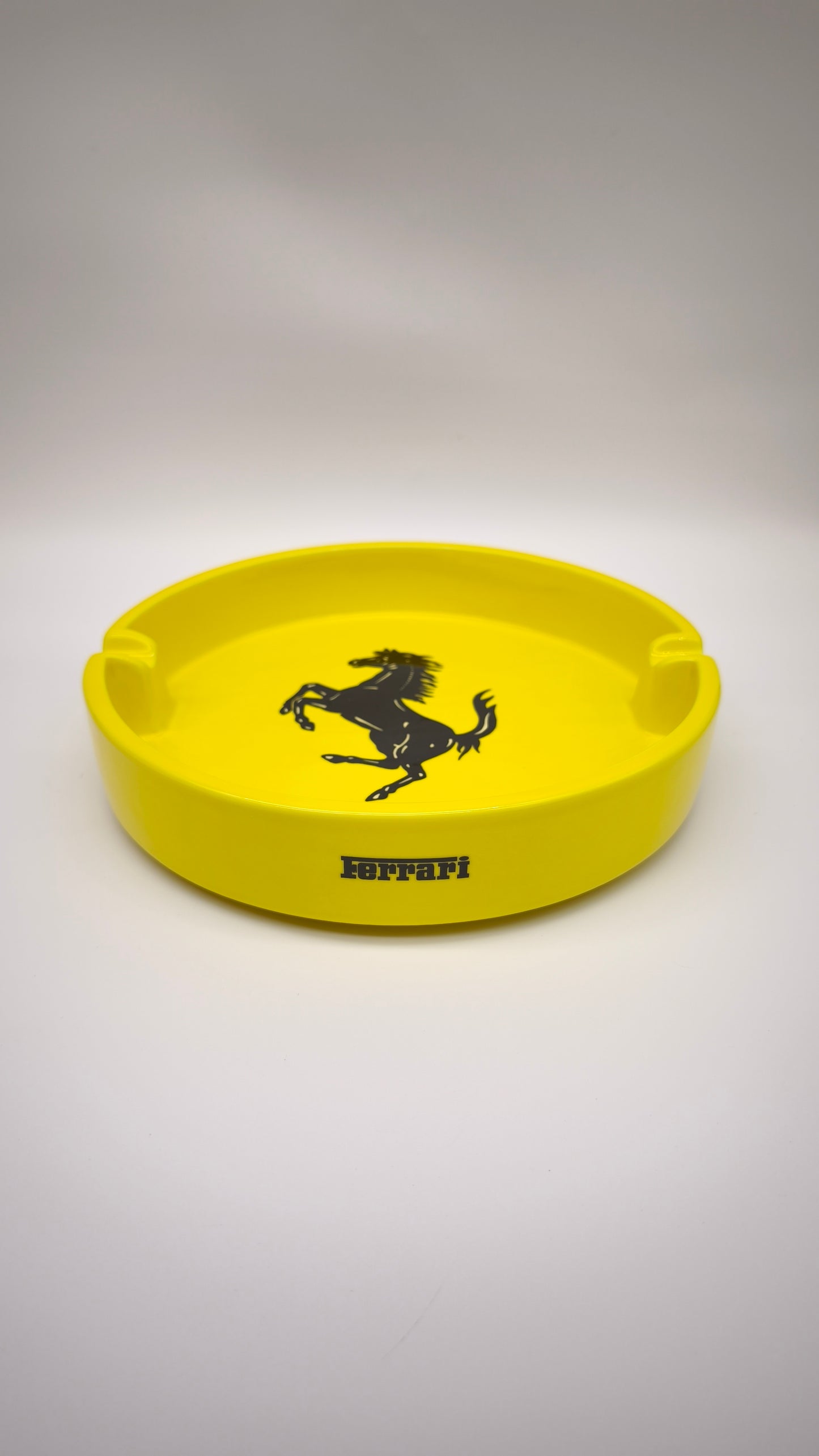 242 Portacenere Ferrari giallo con scatola rossa