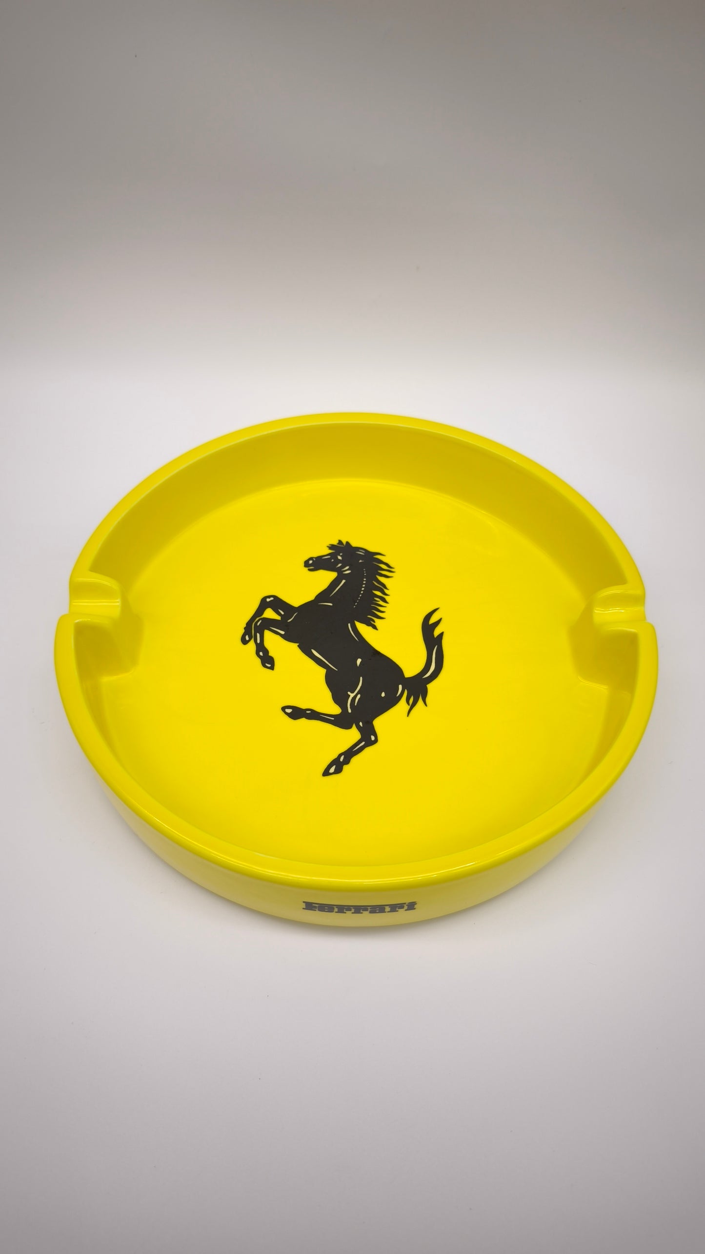 242 Portacenere Ferrari giallo con scatola rossa
