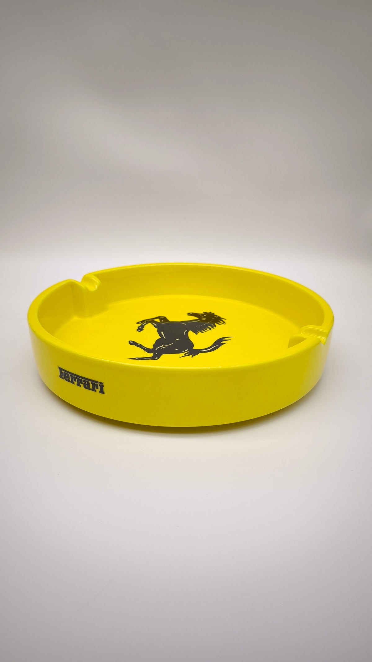 242 Portacenere Ferrari giallo con scatola rossa