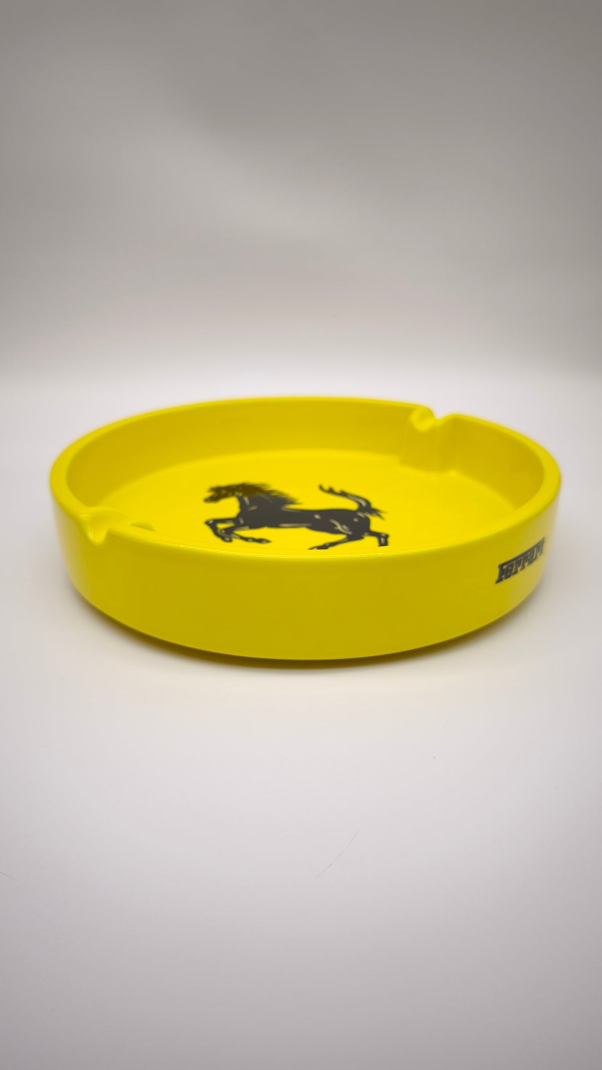 242 Portacenere Ferrari giallo con scatola rossa