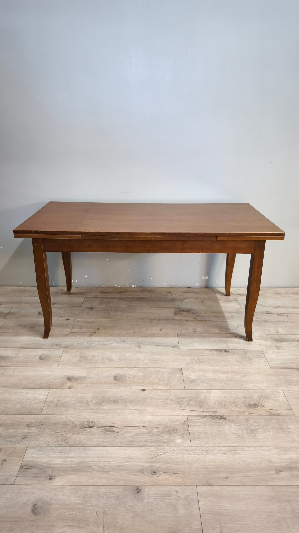 93176 Tavolo allungabile in legno con piano rettangolare