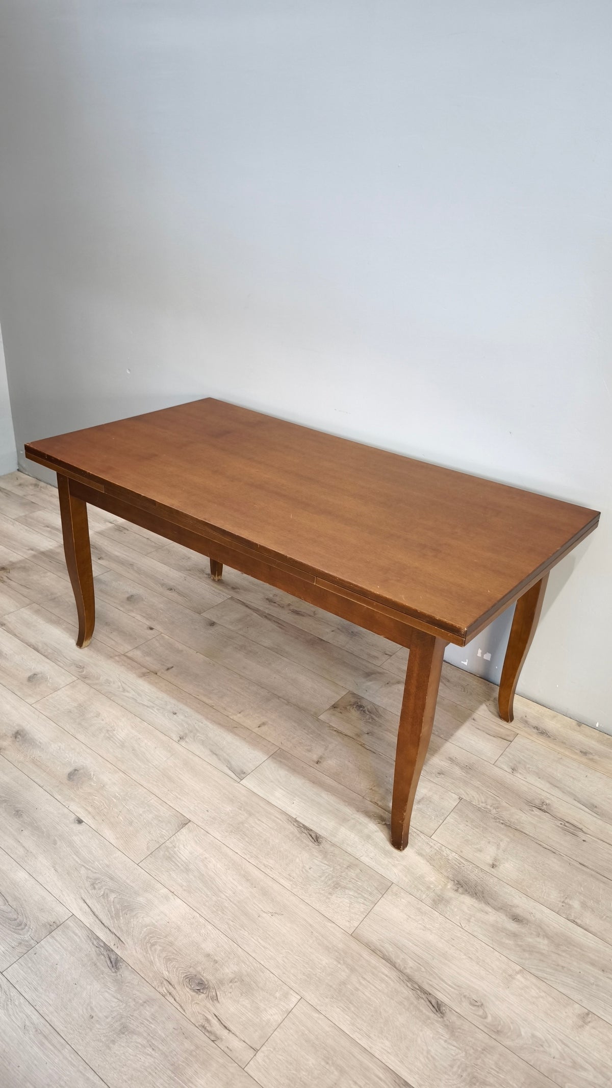93176 Tavolo allungabile in legno con piano rettangolare