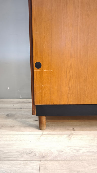 93182 Armadio vintage stile nordico impiallacciato in teak, anni '60