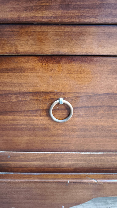 258 Cassettiera in legno con cinque cassetti