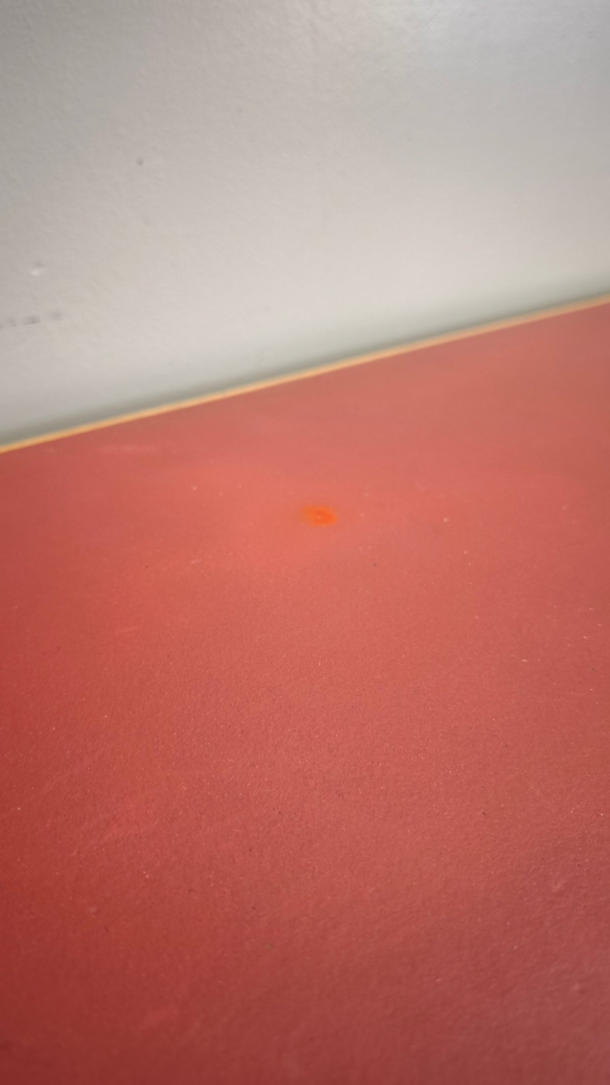 93258 Tavolo allungabile con piano in formica rossa