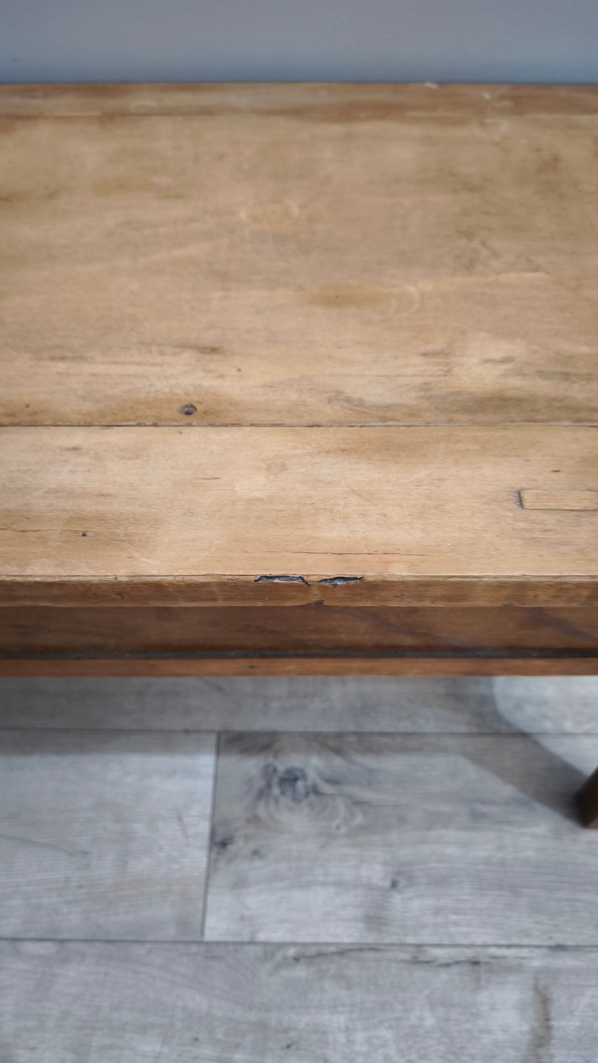 261 Tavolino da salotto in legno con piano rettangolare