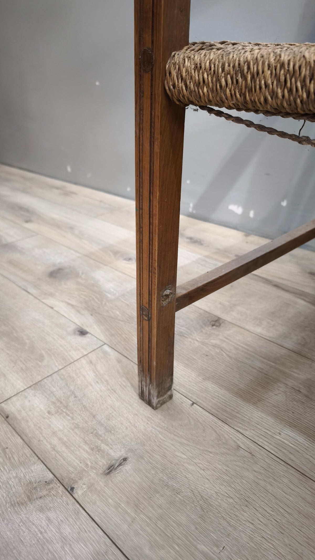 93237 Divanetto in legno e corda