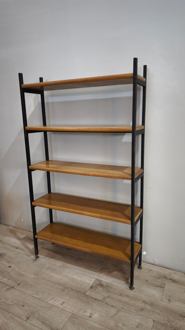93279 Libreria con struttura in ferro e ripiani in legno