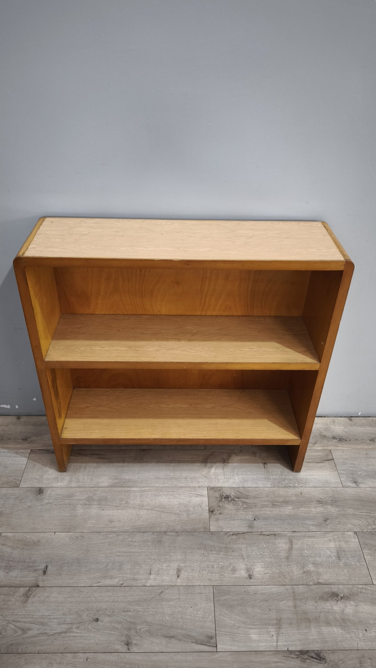 93280 Libreria bassa in legno chiaro