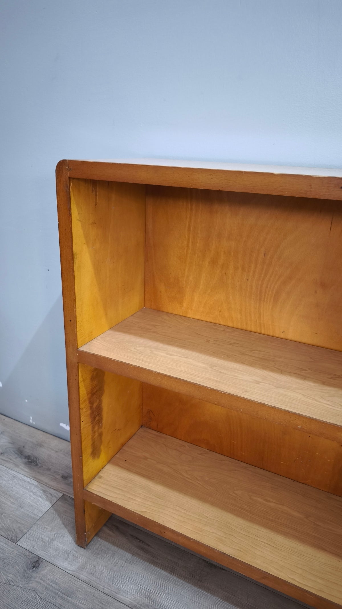 93280 Libreria bassa in legno chiaro