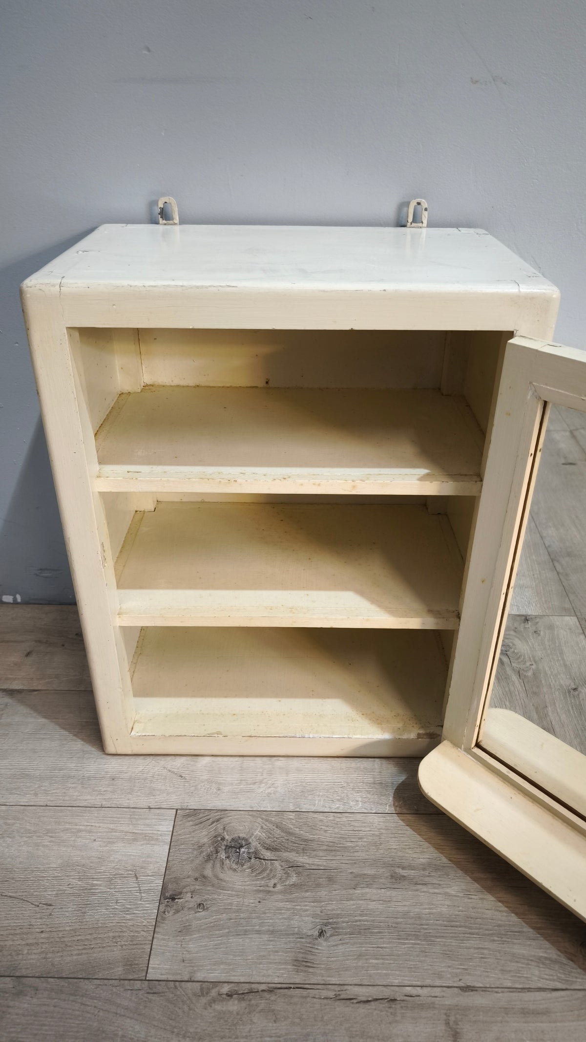 93285 Pensile bianco con specchio interno