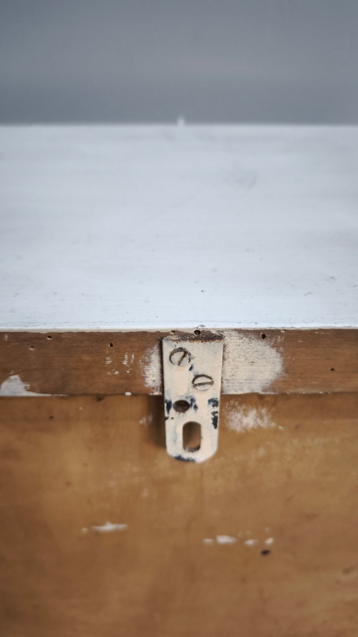 93285 Pensile bianco con specchio interno