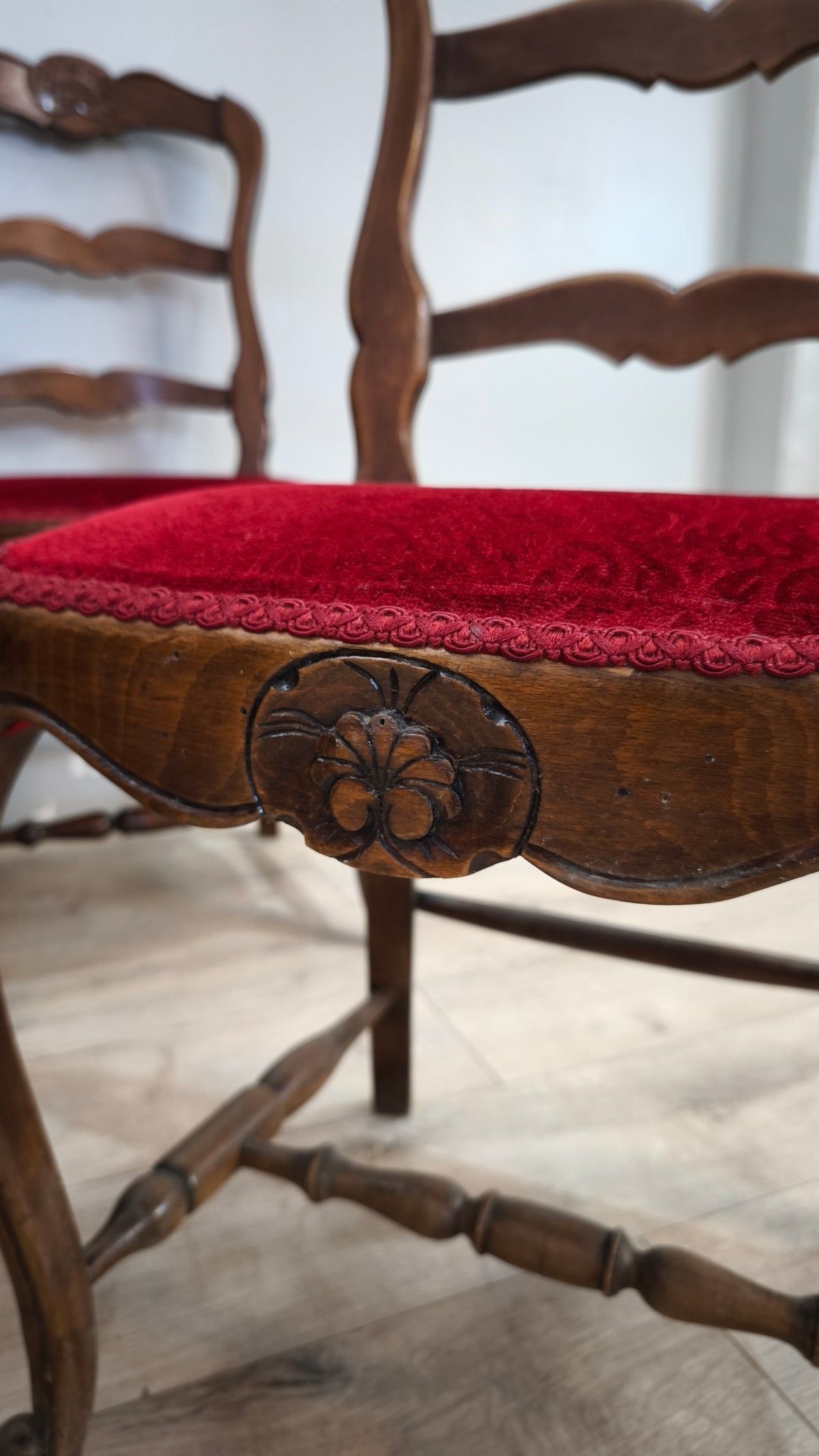 93286 Set n 6 sedie stile provenzale con seduta rossa