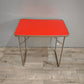 93309 Tavolo vintage pieghevole con piano rosso